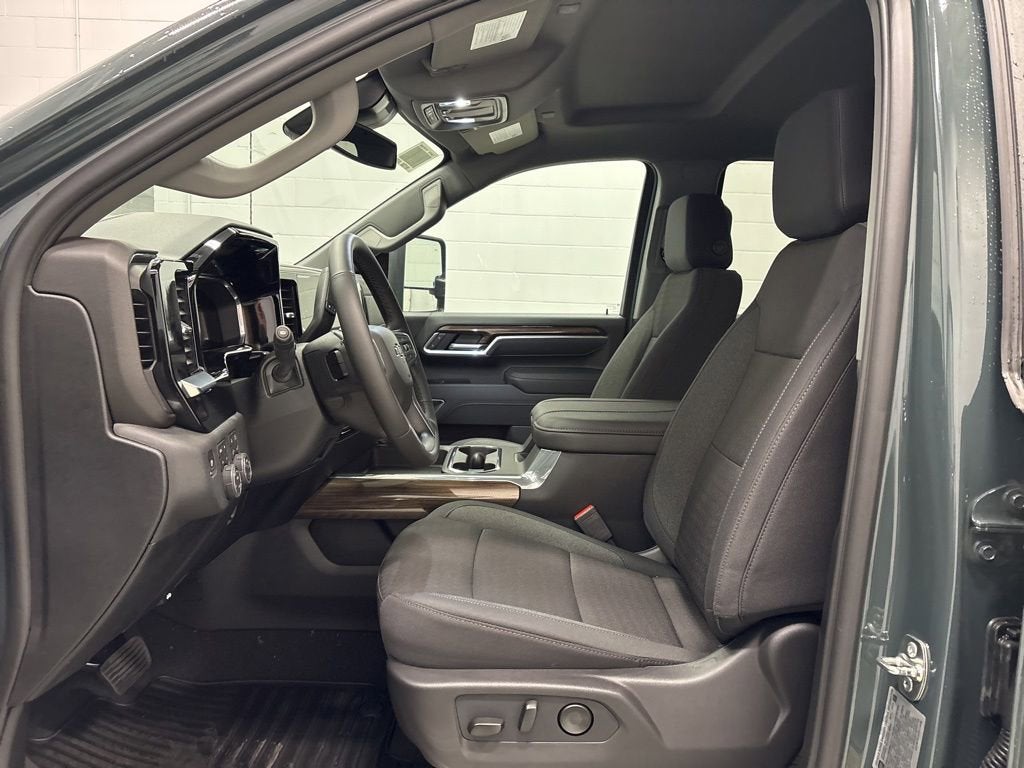 2026 Chevrolet Silverado 3500 HD LT Crew Cab Standard Box 4WD