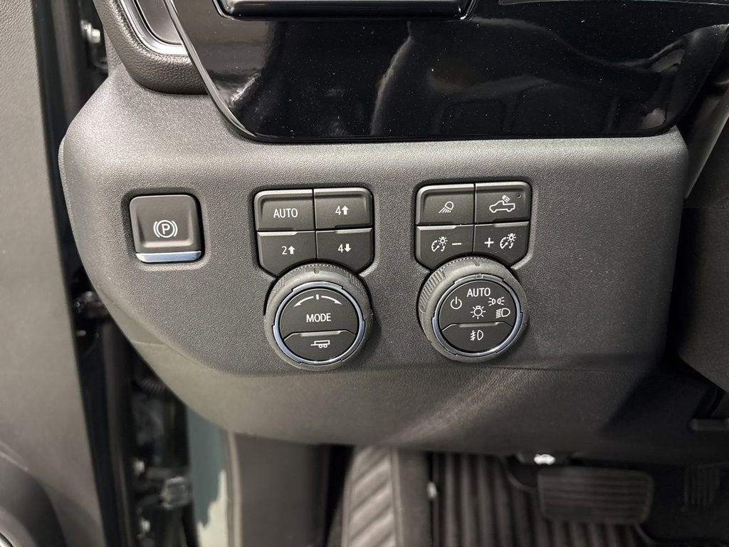 2026 Chevrolet Silverado 3500 HD LT Crew Cab Standard Box 4WD