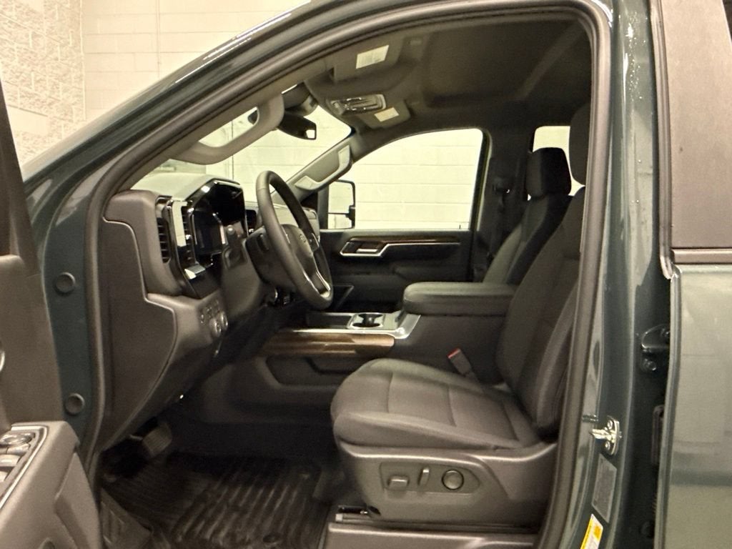 2026 Chevrolet Silverado 3500 HD LT Crew Cab Standard Box 4WD