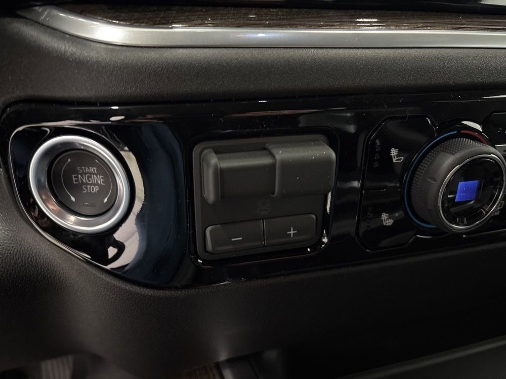 2026 Chevrolet Silverado 3500 HD LT Crew Cab Long Box 4WD