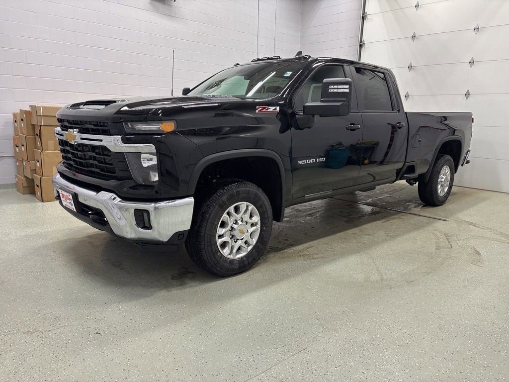 2026 Chevrolet Silverado 3500 HD LT Crew Cab Long Box 4WD