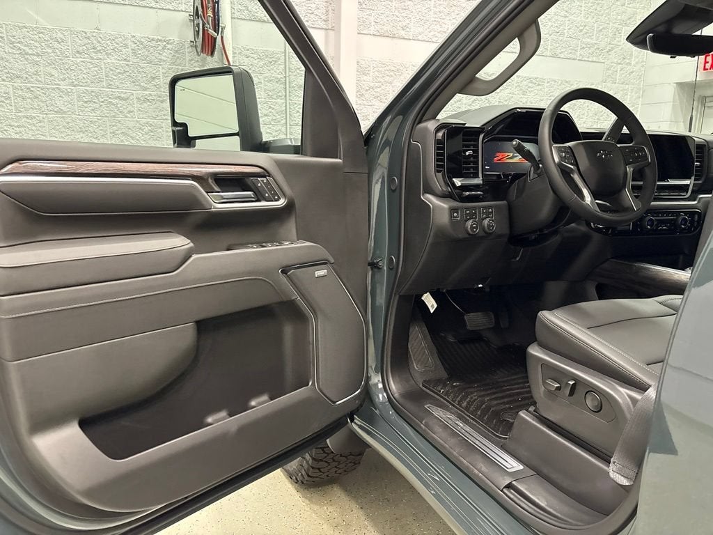 2026 Chevrolet Silverado 3500 HD LTZ Crew Cab Standard Box 4WD