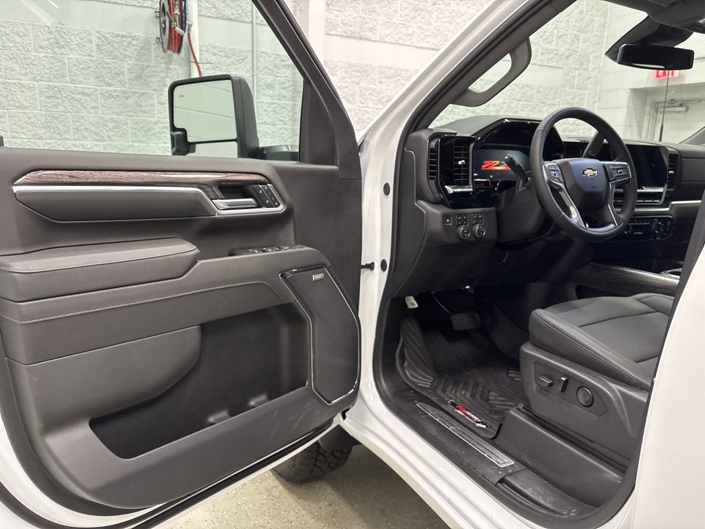2026 Chevrolet Silverado 3500 HD LTZ Crew Cab Standard Box 4WD