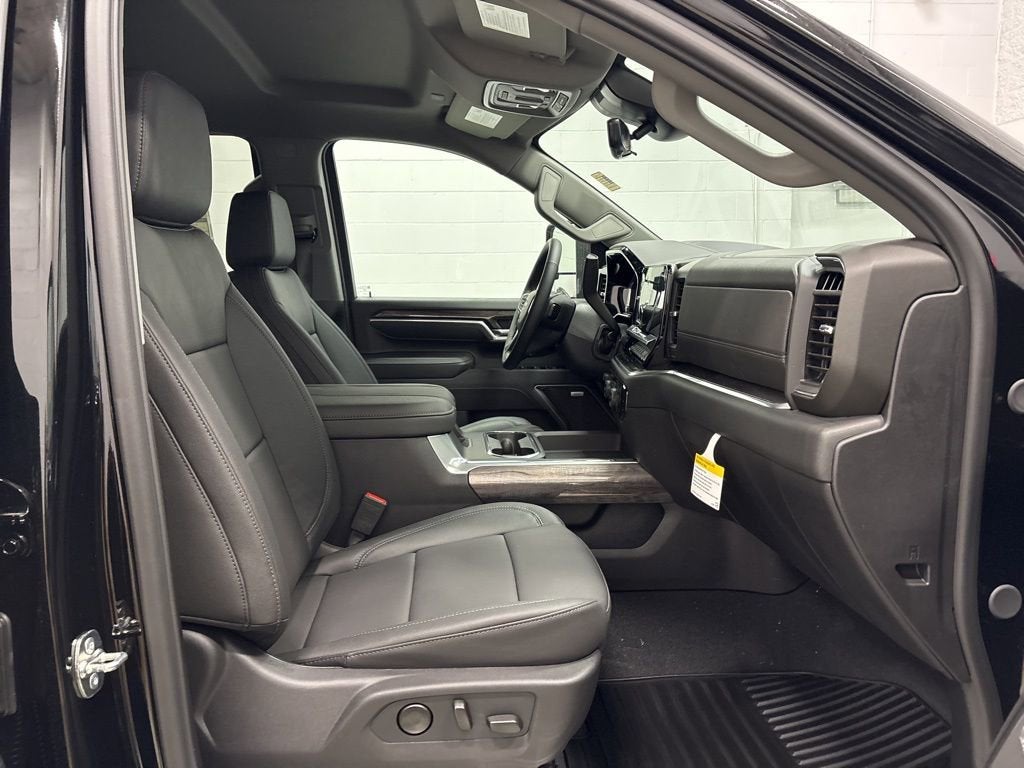 2026 Chevrolet Silverado 3500 HD LTZ Crew Cab Long Box 4WD