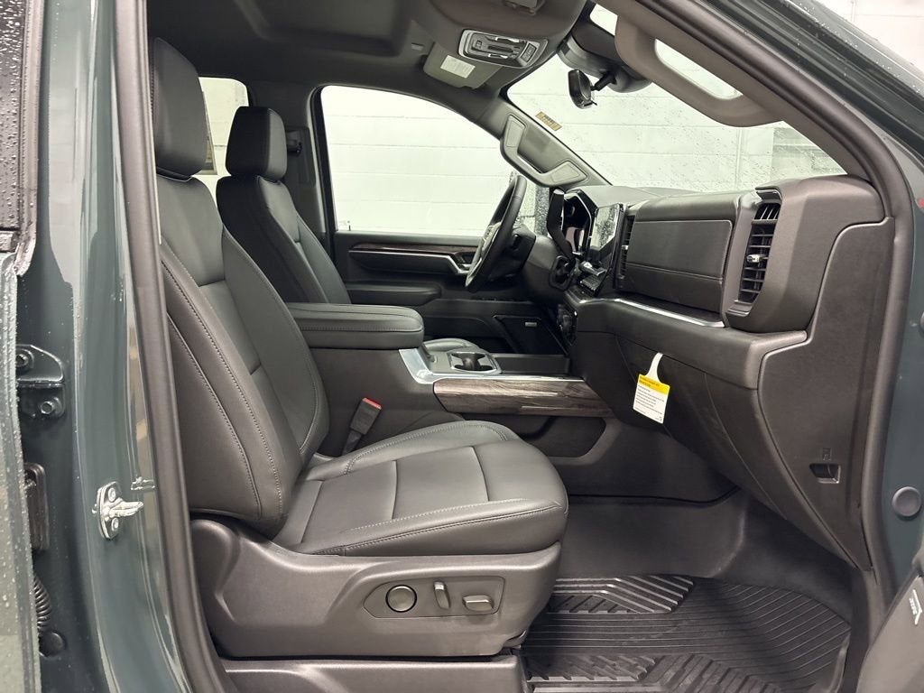 2026 Chevrolet Silverado 3500 HD LTZ Crew Cab Standard Box 4WD