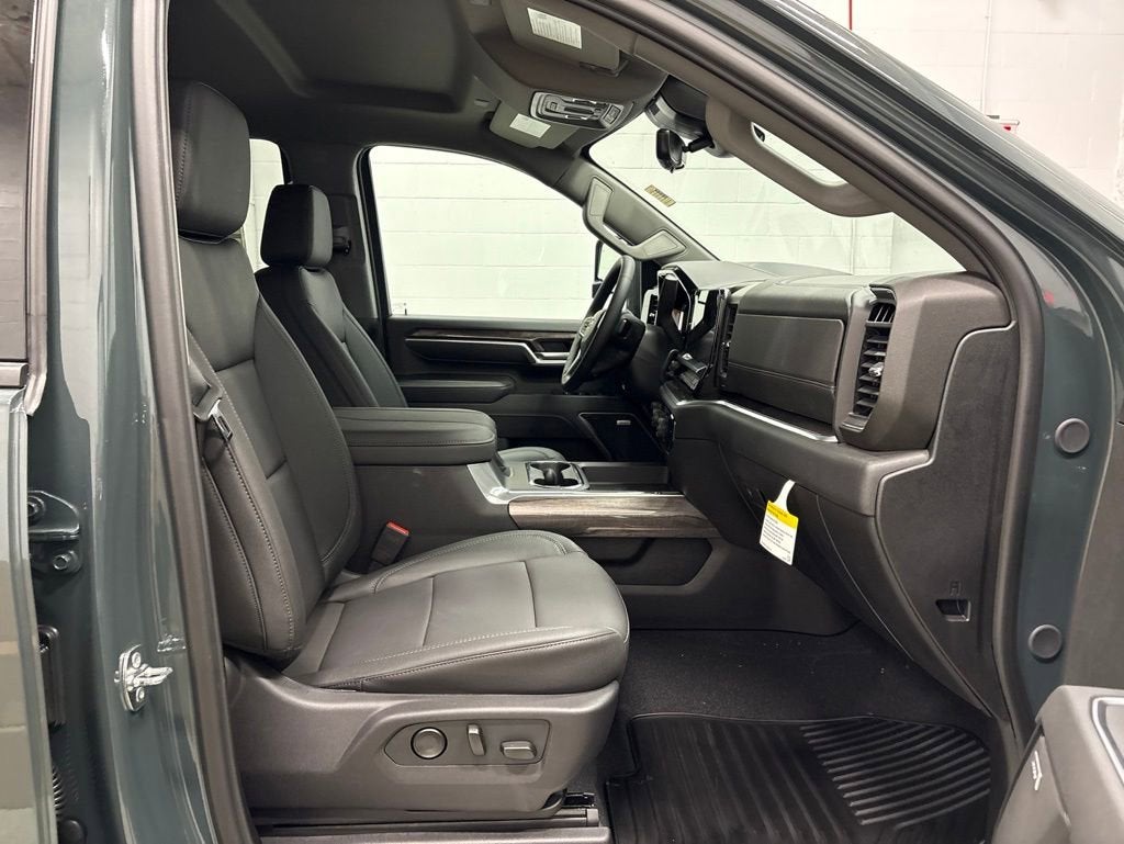 2026 Chevrolet Silverado 3500 HD LTZ Crew Cab Standard Box 4WD
