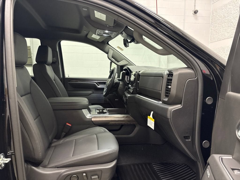 2026 Chevrolet Silverado 3500 HD LTZ DRW Crew Cab Long Box 4WD