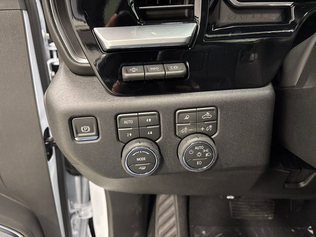 2026 Chevrolet Silverado 3500 HD High Country Crew Cab Standard Box 4WD