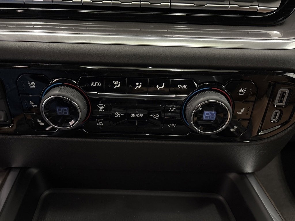 2026 Chevrolet Silverado 3500 HD High Country Crew Cab Standard Box 4WD