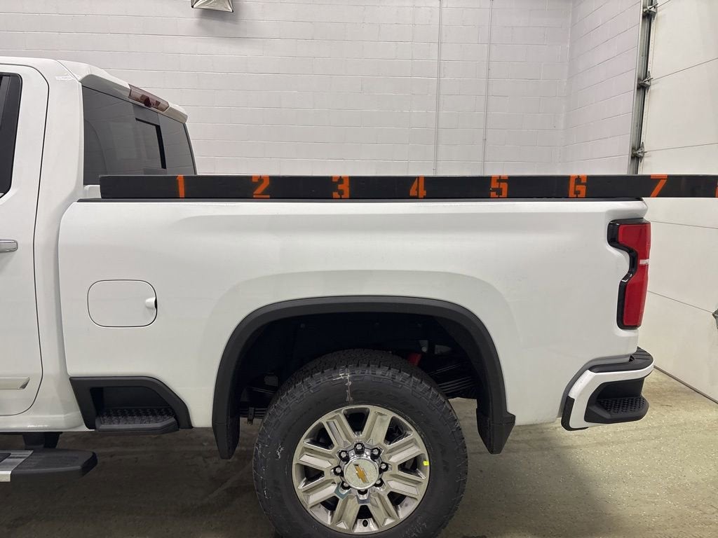 2026 Chevrolet Silverado 3500 HD High Country Crew Cab Standard Box 4WD