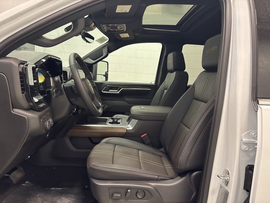 2026 Chevrolet Silverado 3500 HD High Country Crew Cab Standard Box 4WD