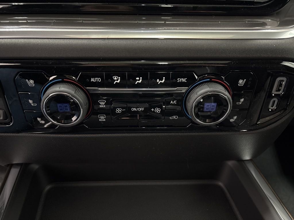 2026 Chevrolet Silverado 3500 HD High Country Crew Cab Standard Box 4WD