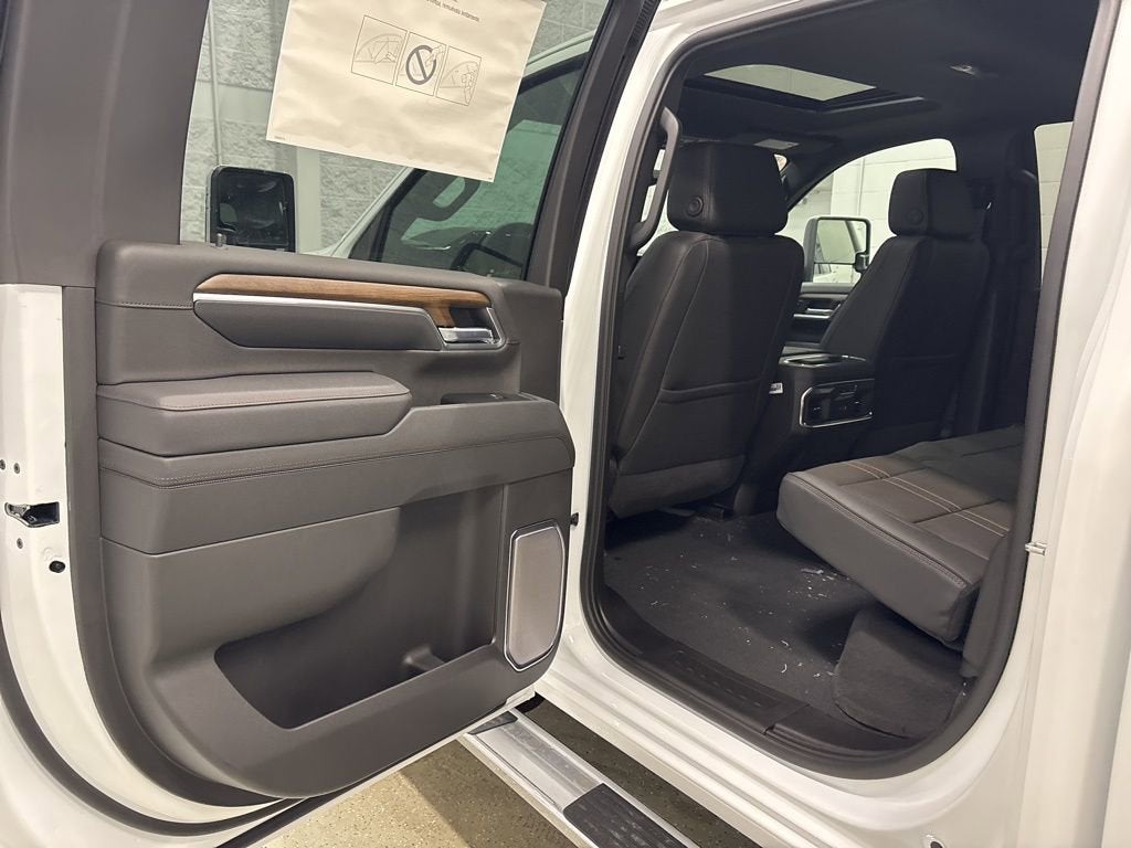 2026 Chevrolet Silverado 3500 HD High Country Crew Cab Standard Box 4WD