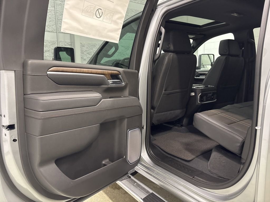 2026 Chevrolet Silverado 3500 HD High Country Crew Cab Standard Box 4WD