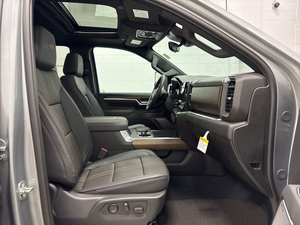 2026 Chevrolet Silverado 3500 HD High Country Crew Cab Standard Box 4WD