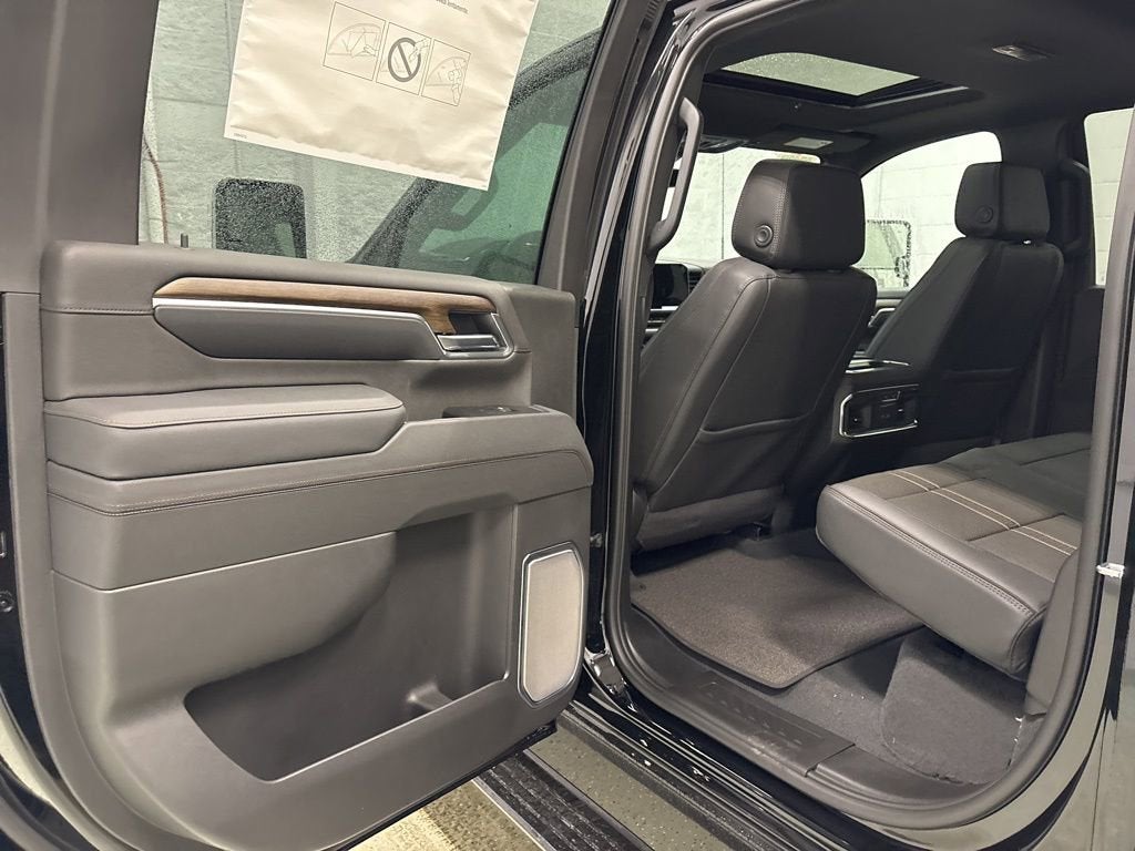 2026 Chevrolet Silverado 3500 HD High Country Crew Cab Standard Box 4WD