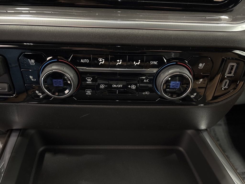 2026 Chevrolet Silverado 3500 HD High Country Crew Cab Standard Box 4WD