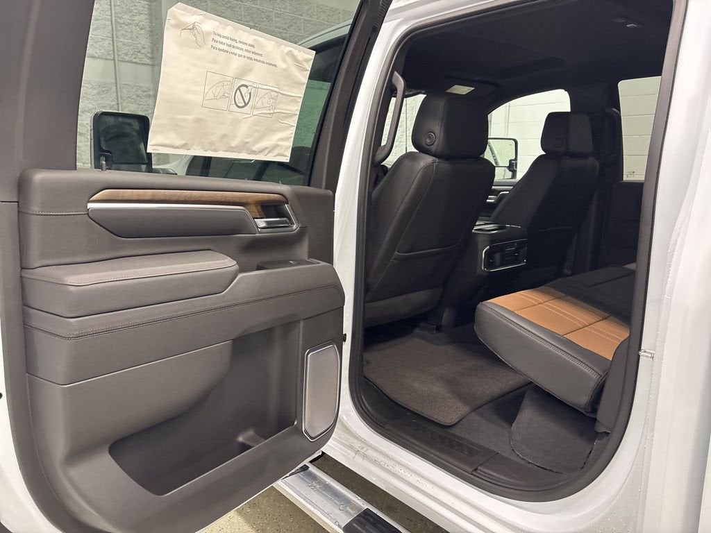 2026 Chevrolet Silverado 3500 HD High Country Crew Cab Standard Box 4WD