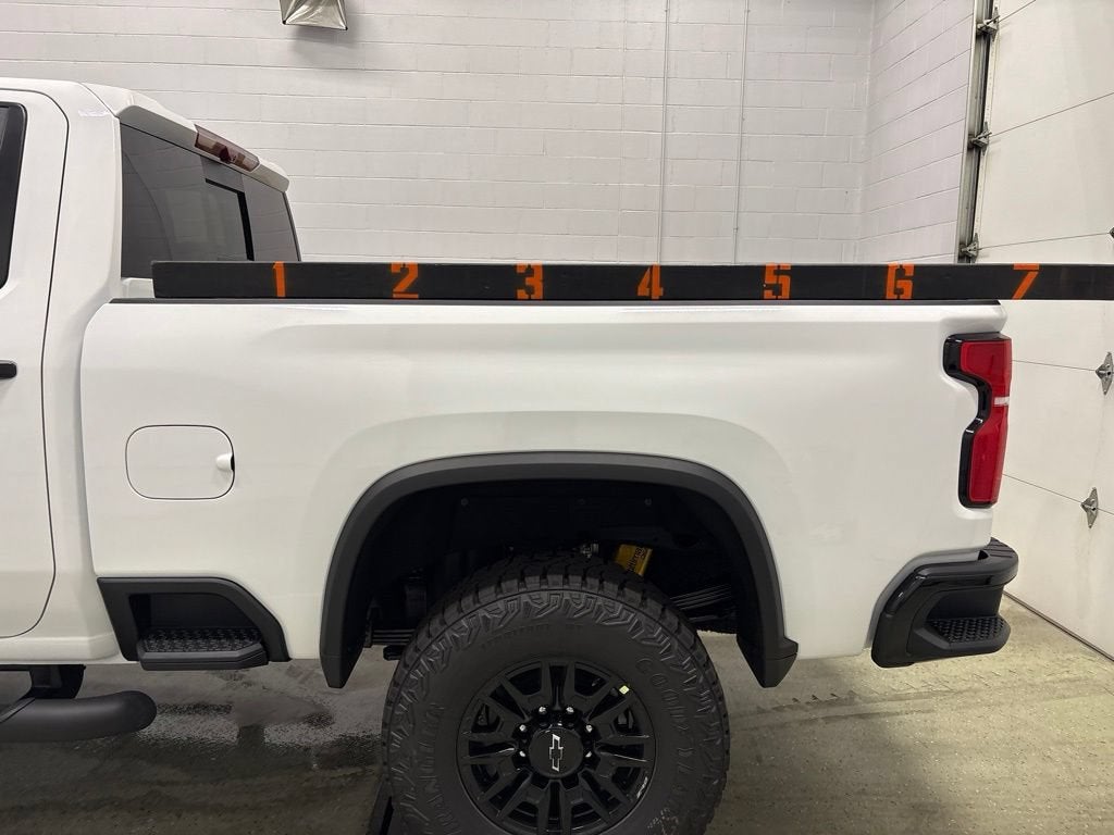 2026 Chevrolet Silverado 2500 HD ZR2 Crew Cab Standard Box 4WD