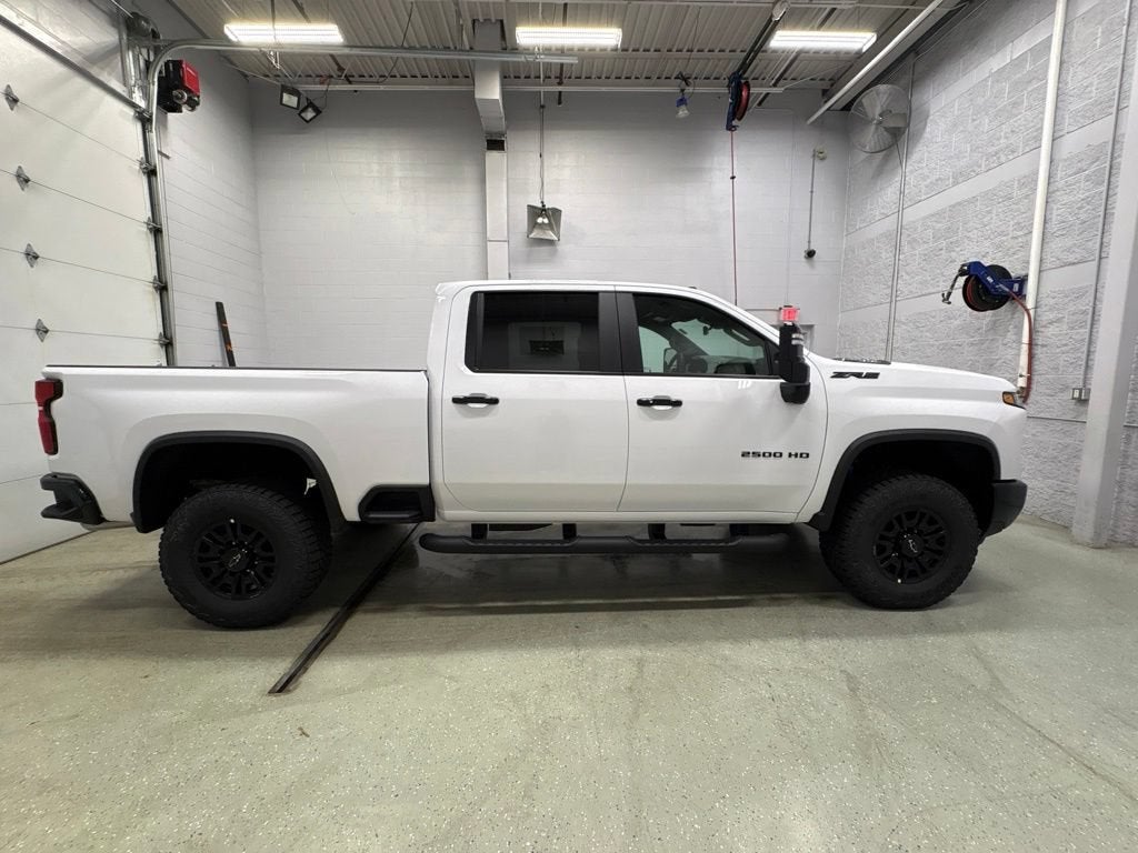 2026 Chevrolet Silverado 2500 HD ZR2 Crew Cab Standard Box 4WD