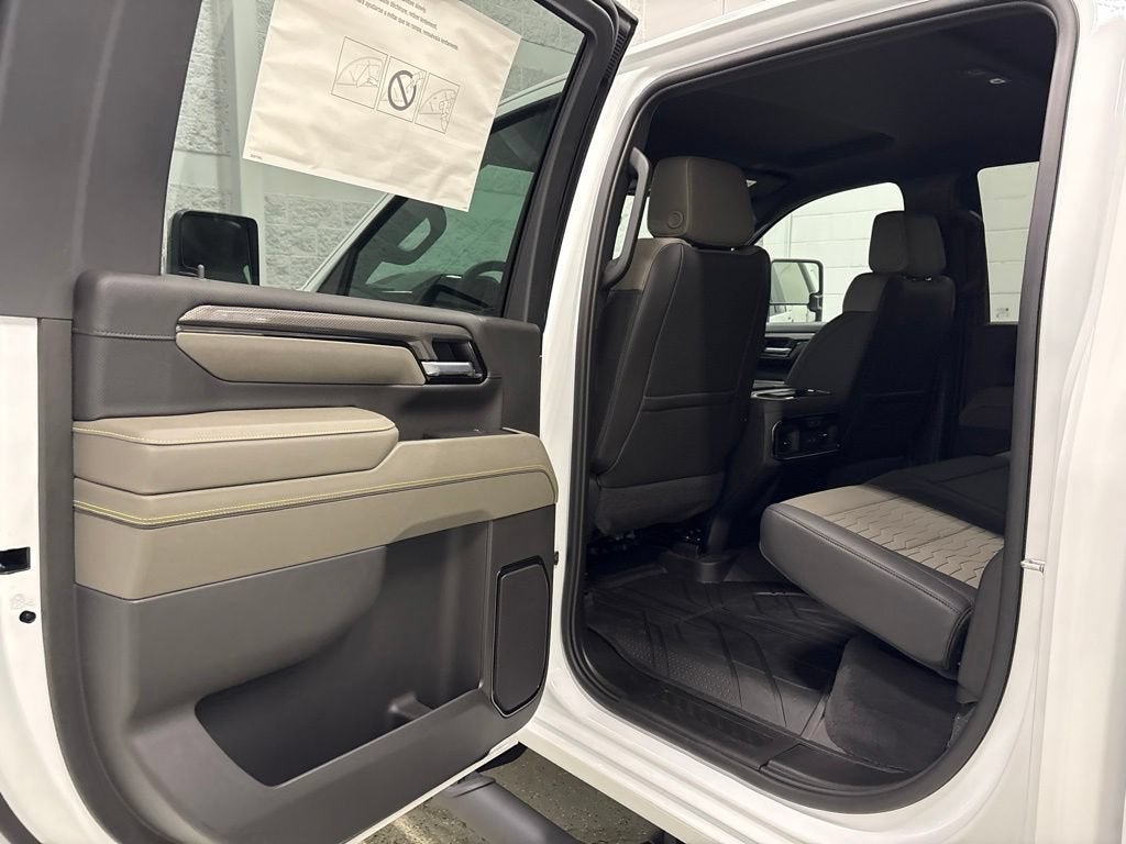 2026 Chevrolet Silverado 2500 HD ZR2 Crew Cab Standard Box 4WD