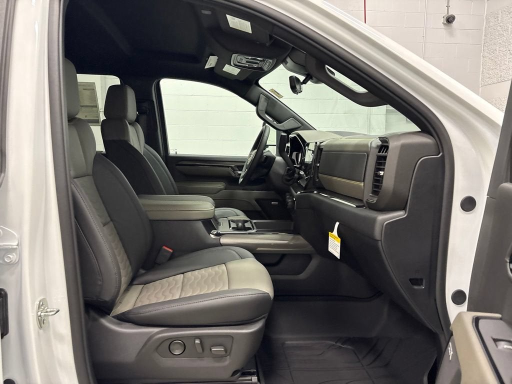 2026 Chevrolet Silverado 2500 HD ZR2 Crew Cab Standard Box 4WD