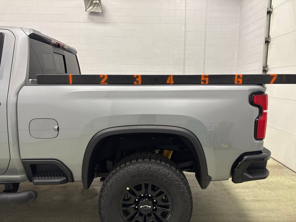 2026 Chevrolet Silverado 2500 HD ZR2 Crew Cab Standard Box 4WD