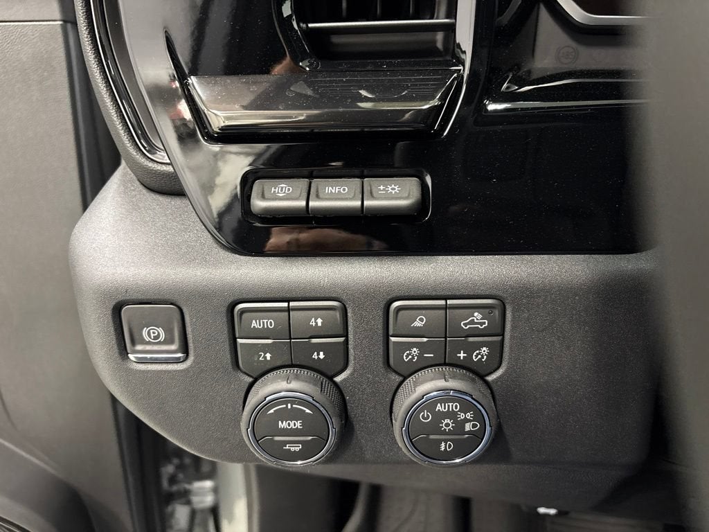 2026 Chevrolet Silverado 2500 HD ZR2 Crew Cab Standard Box 4WD