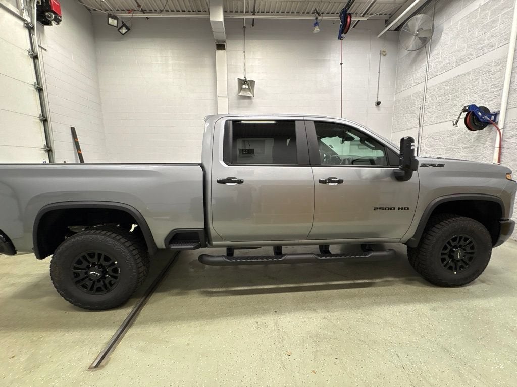 2026 Chevrolet Silverado 2500 HD ZR2 Crew Cab Standard Box 4WD
