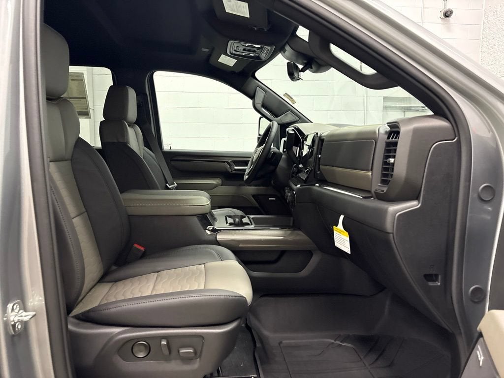 2026 Chevrolet Silverado 2500 HD ZR2 Crew Cab Standard Box 4WD