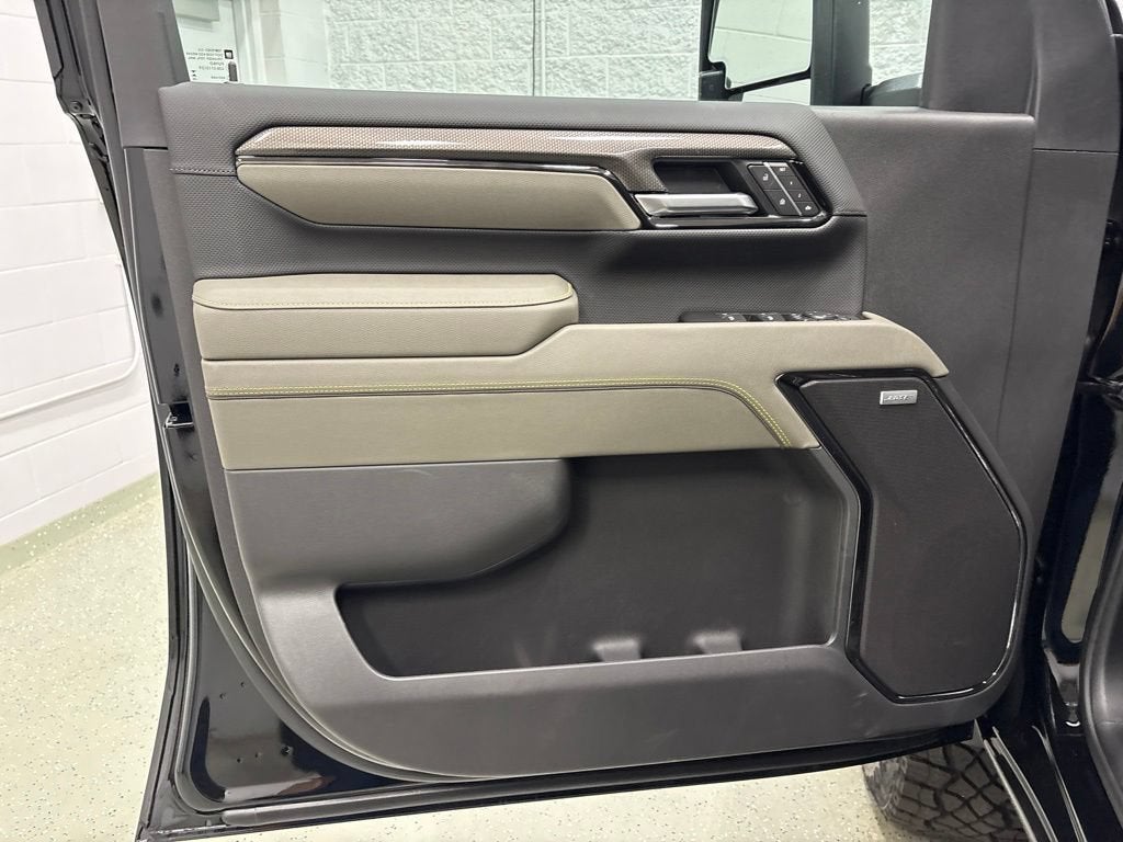 2026 Chevrolet Silverado 2500 HD ZR2 Crew Cab Standard Box 4WD