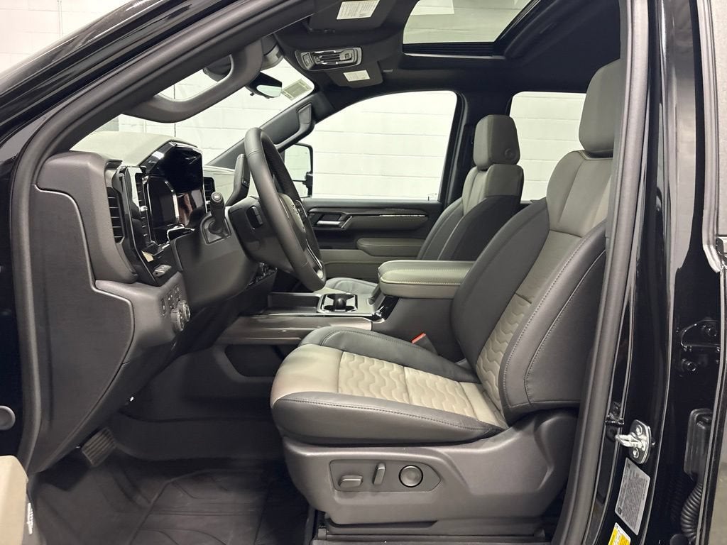 2026 Chevrolet Silverado 2500 HD ZR2 Crew Cab Standard Box 4WD