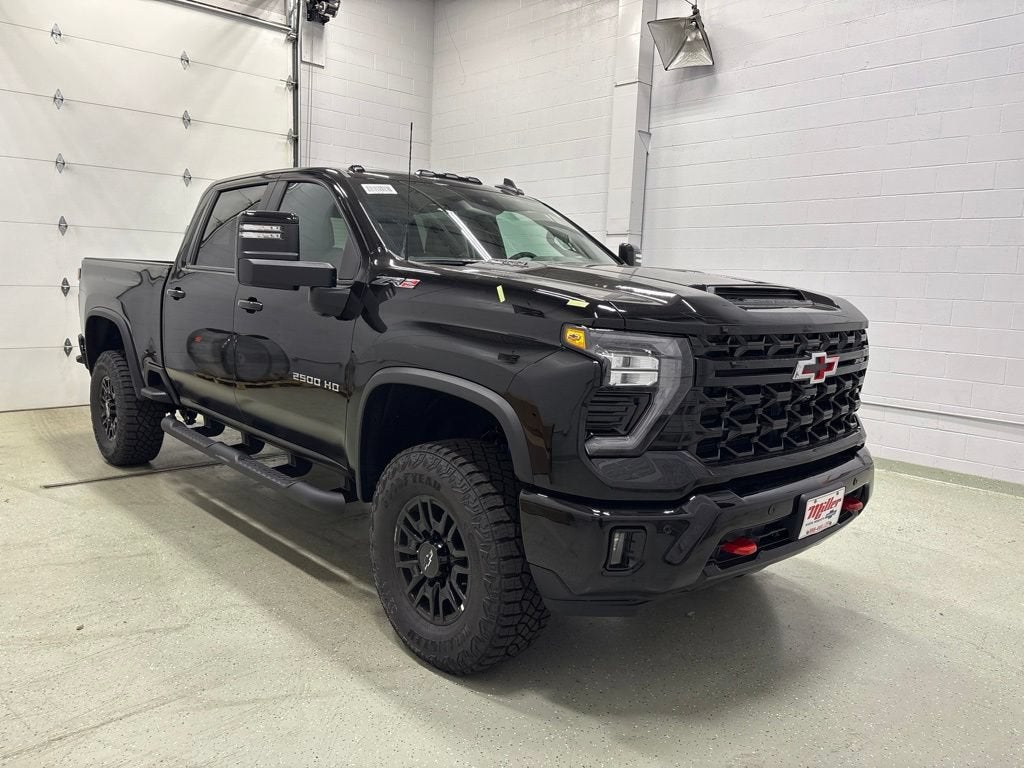 2026 Chevrolet Silverado 2500 HD ZR2 Crew Cab Standard Box 4WD