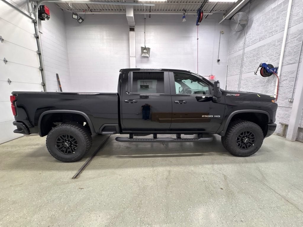 2026 Chevrolet Silverado 2500 HD ZR2 Crew Cab Standard Box 4WD