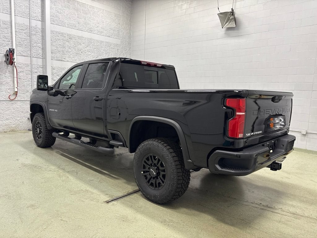 2026 Chevrolet Silverado 2500 HD ZR2 Crew Cab Standard Box 4WD