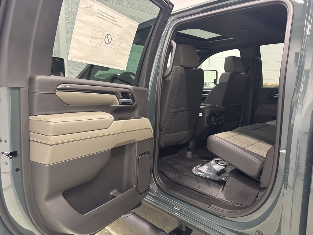 2026 Chevrolet Silverado 2500 HD ZR2 Crew Cab Standard Box 4WD