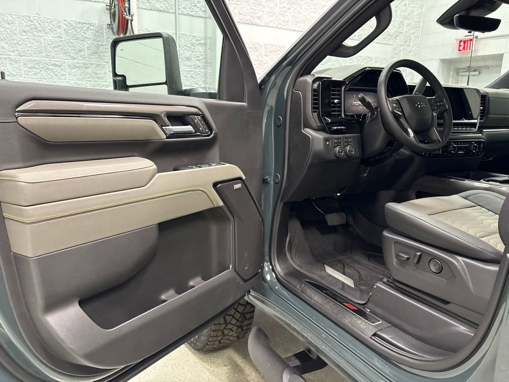 2026 Chevrolet Silverado 2500 HD ZR2 Crew Cab Standard Box 4WD