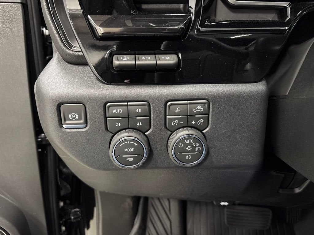 2026 Chevrolet Silverado 2500 HD ZR2 Crew Cab Standard Box 4WD