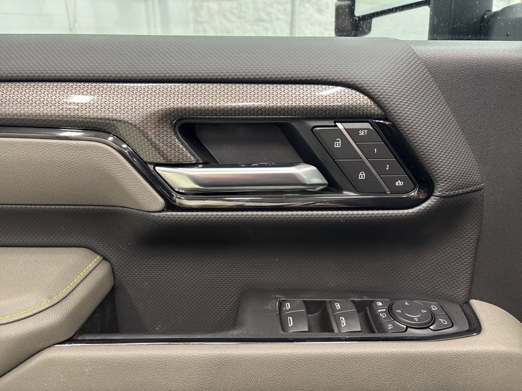 2026 Chevrolet Silverado 2500 HD ZR2 Crew Cab Standard Box 4WD