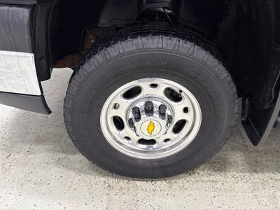 2004 Chevrolet Silverado 2500 HD LS