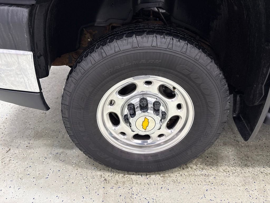 2004 Chevrolet Silverado 2500 HD LS
