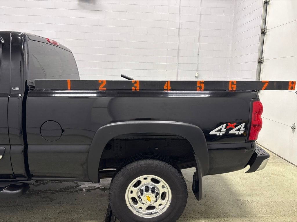 2004 Chevrolet Silverado 2500 HD LS