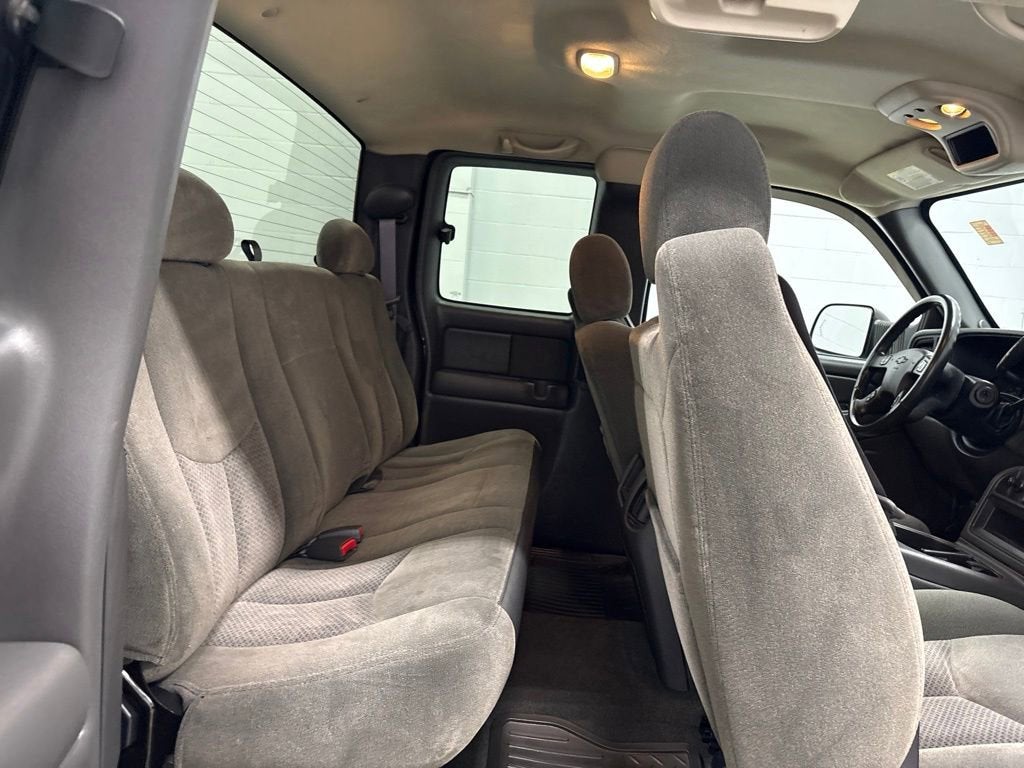 2004 Chevrolet Silverado 2500 HD LS