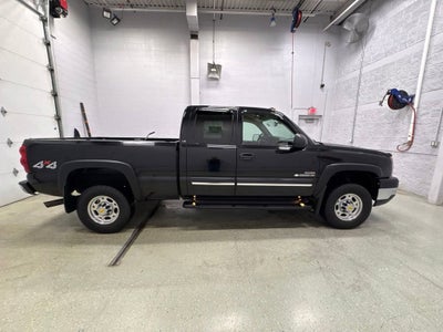 2004 Chevrolet Silverado 2500 HD LS