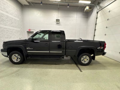 2004 Chevrolet Silverado 2500 HD LS