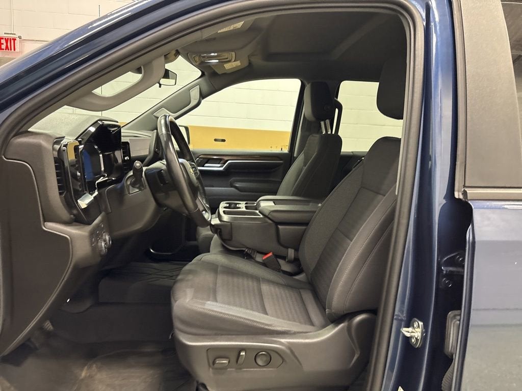 2022 Chevrolet Silverado 1500 LT (2FL)