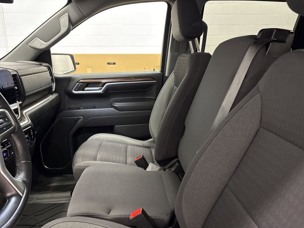 2022 Chevrolet Silverado 1500 LT (2FL)