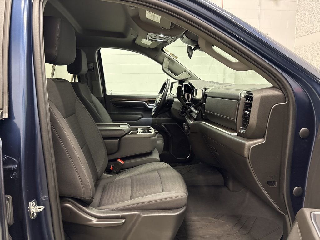 2022 Chevrolet Silverado 1500 LT (2FL)