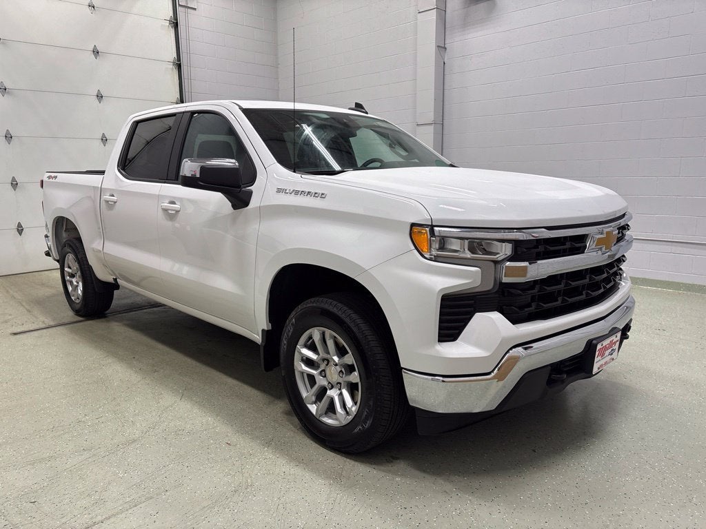 Used 2024 Chevrolet Silverado 1500 LT with VIN 1GCPDKEK8RZ155946 for sale in Rogers, Minnesota