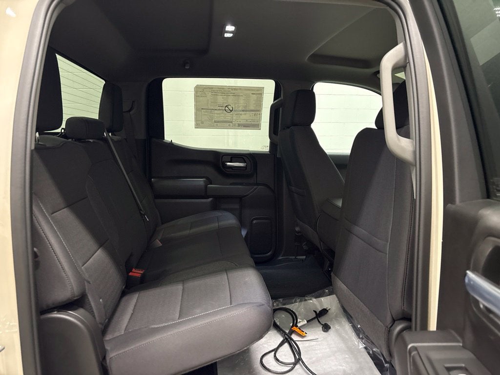 2026 Chevrolet Silverado 1500 Custom Crew Cab Short Box 4WD